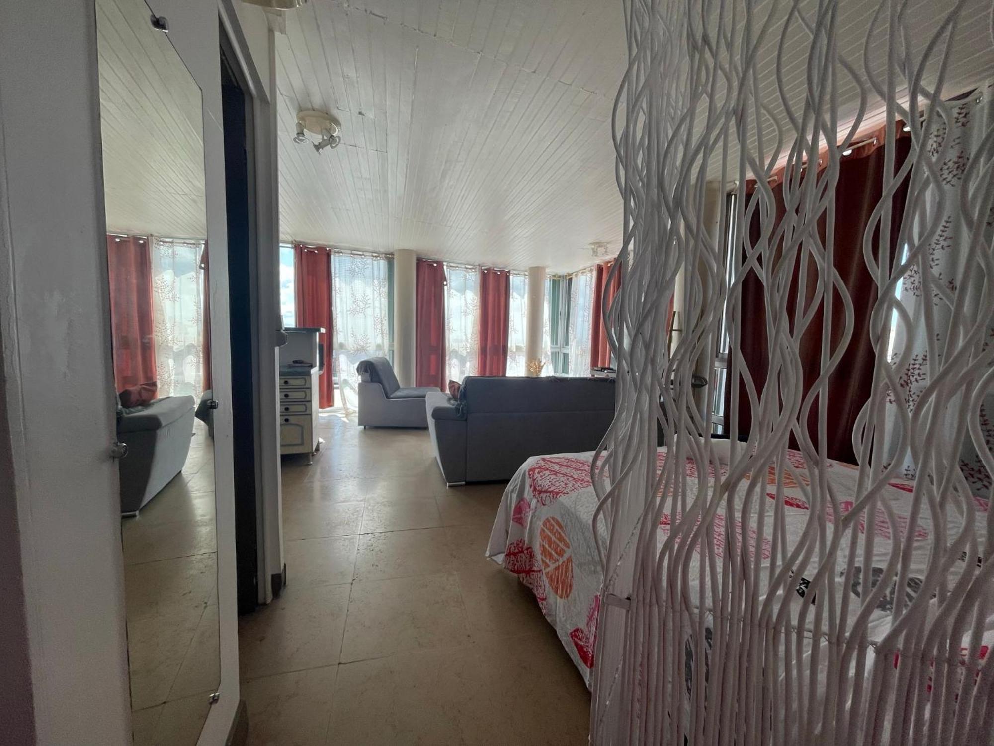 Penthouse Seaside 10 Min Port, Croisiere Et Aeroport Apartment ปวงต์-ตา-ปิตร์ ภายนอก รูปภาพ